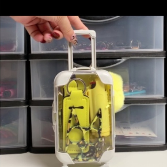 Self Defense Mini Bag with Self Defense - Spray, key knife, And more! 10 in 1 - Picture 3 of 3